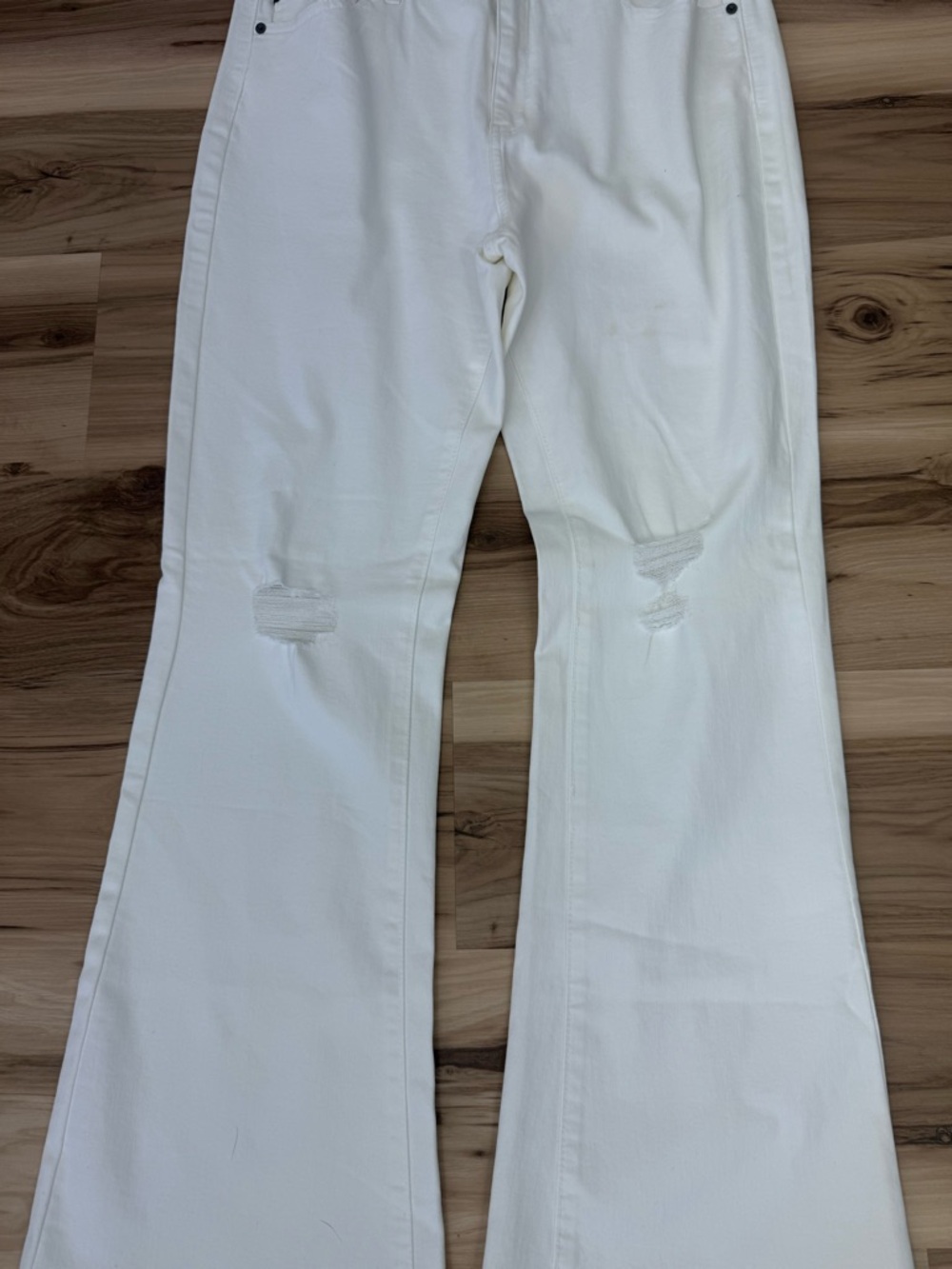 KanCan White High-Rise Distressed Flare Jeans K7 - Picture 2 of 9